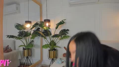 dafne_hillss online show from February 1, 2026, 11:42 am