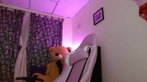Snapshot of dafne_hot77 chatting on October 4, 2025, 9:29 am dafne_hot77 online show from October 4, 2025, 9:29 am