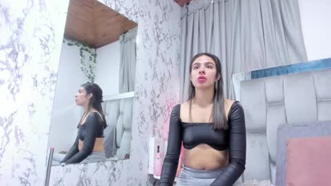 Snapshot of dafne_quenn chatting on September 9, 2025, 12:37 pm dafne_quenn online show from September 9, 2025, 12:37 pm
