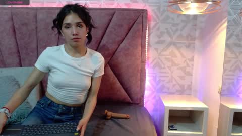 Snapshot of dafnee_e chatting on January 18, 2025, 6:43 pm dafnee_e online show from January 18, 2025, 6:43 pm