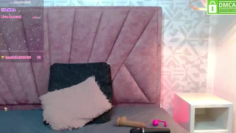 Snapshot of dafnee_e chatting on February 23, 2025, 1:35 am dafnee_e online show from February 23, 2025, 1:35 am