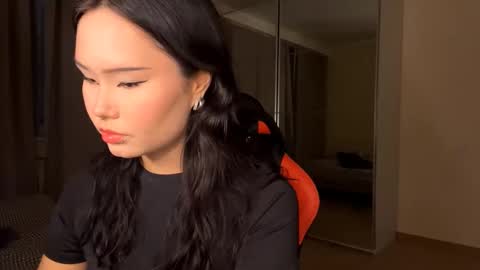 Scarlett online show from November 23, 2025, 3:01 pm