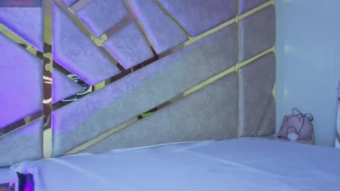 Dahiana  online show from February 21, 2026, 12:06 pm