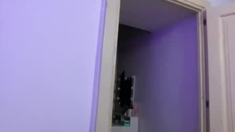 Dahlia and Maddy online show from December 4, 2024, 6:06 pm