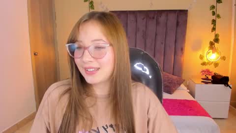 Dahlia online show from November 8, 2025, 1:39 am