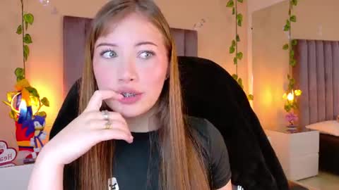 Snapshot of dahlia_rousse chatting on June 26, 2026, 6:51 am Dahlia online show from June 26, 2026, 6:51 am