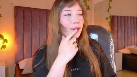 Snapshot of dahlia_rousse chatting on July 29, 2026, 5:05 am Dahlia online show from July 29, 2026, 5:05 am