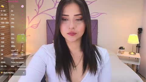 Dahlia online show from October 16, 2025, 8:21 pm