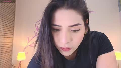 Dahlia online show from October 17, 2025, 9:28 pm