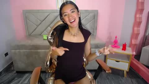 dahyan_ch online show from November 14, 2025, 4:38 pm