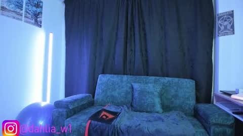 daila_ online show from September 30, 2025, 1:21 am