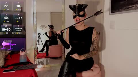  D A I L A  online show from October 31, 2025, 6:31 pm