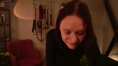 Snapshot of daily_glam chatting on October 9, 2025, 12:47 pm daily_glam online show from October 9, 2025, 12:47 pm