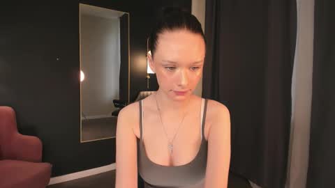 Snapshot of daily_glam chatting on October 10, 2025, 12:37 pm daily_glam online show from October 10, 2025, 12:37 pm