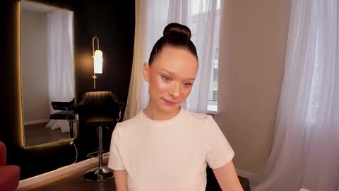 Snapshot of daily_glam chatting on October 14, 2025, 12:17 pm daily_glam online show from October 14, 2025, 12:17 pm