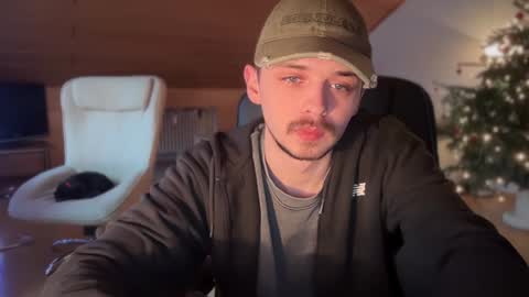 Snapshot of daimon_hall chatting on January 13, 2025, 7:43 am Daimon online show from January 13, 2025, 7:43 am