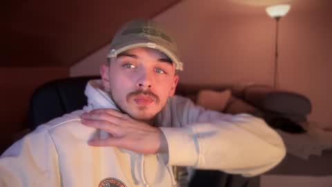 Snapshot of daimon_hall chatting on February 5, 2025, 1:04 am Daimon online show from February 5, 2025, 1:04 am