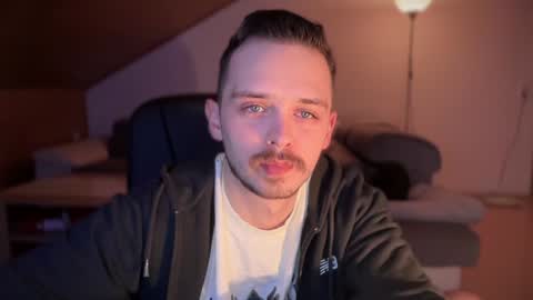 Snapshot of daimon_hall chatting on February 7, 2025, 1:15 am Daimon online show from February 7, 2025, 1:15 am