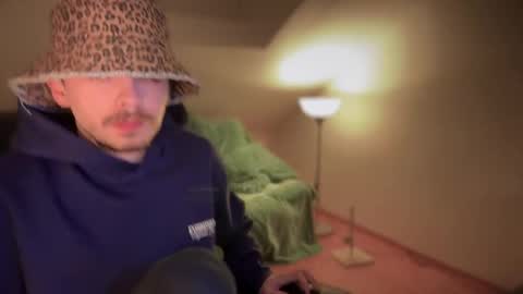 Snapshot of daimon_hall chatting on March 12, 2025, 3:46 am Daimon online show from March 12, 2025, 3:46 am