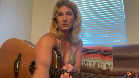 Daisy137 online show from February 16, 2026, 8:05 pm