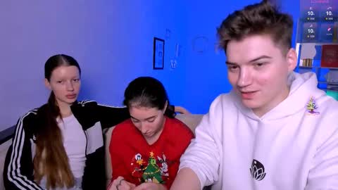 daisy online show from December 2, 2025, 8:26 pm