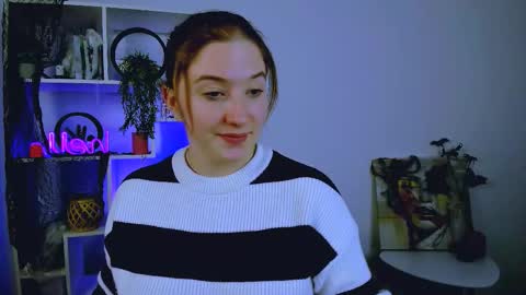 Little Di online show from October 31, 2025, 2:23 am