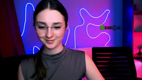 Little Di online show from June 13, 2026, 9:35 pm