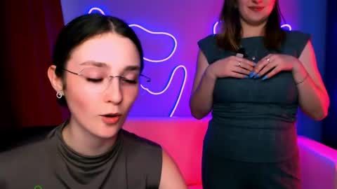 Little Di online show from June 14, 2026, 2:24 am