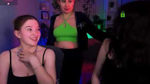 Little Di online show from June 17, 2026, 12:24 am