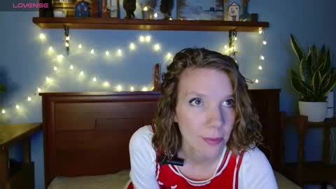 daisy_lovely online show from December 3, 2025, 4:20 am