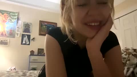 Snapshot of daisybaby699 chatting on January 12, 2025, 8:46 am DaisyB3 online show from January 12, 2025, 8:46 am