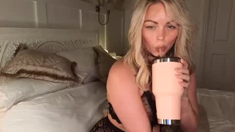 Daisy Dreams online show from March 1, 2026, 10:12 pm