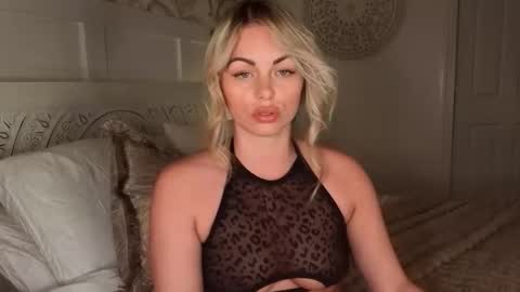 Daisy Dreams online show from March 22, 2026, 10:02 pm