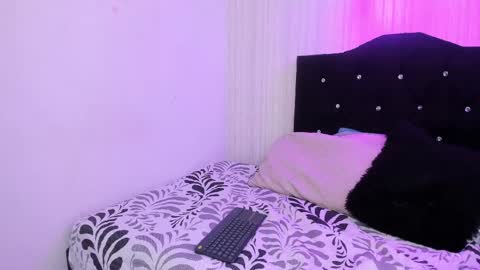 Snapshot of dakota_alice chatting on February 22, 2025, 4:18 am Dakota and Valerie online show from February 22, 2025, 4:18 am