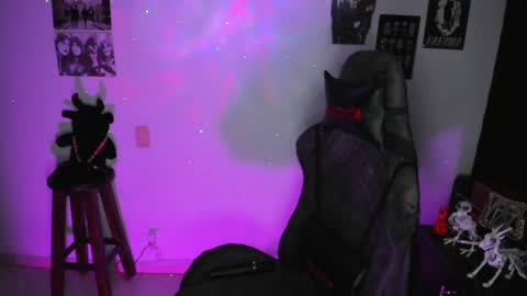 Dakota Crab online show from October 14, 2025, 9:48 pm