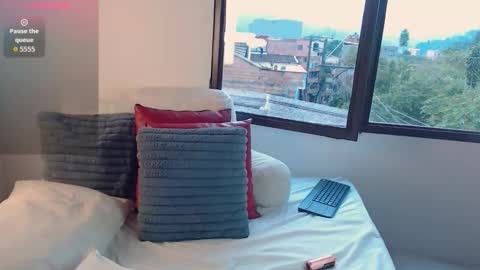    online show from November 11, 2025, 12:38 pm