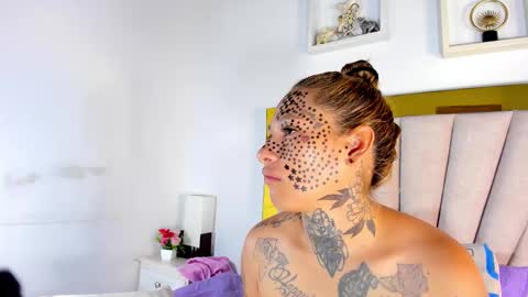 dakota_stream online show from December 3, 2025, 12:14 pm