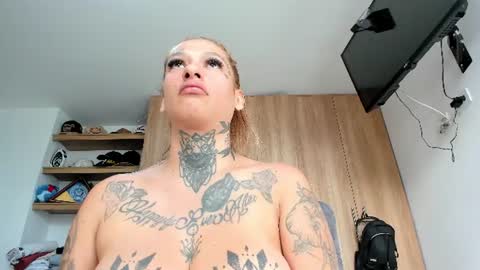 Snapshot of dakota_stream chatting on July 15, 2026, 12:54 pm dakota_stream online show from July 15, 2026, 12:54 pm