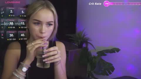 Snapshot of dakotaajohnnson chatting on September 12, 2025, 8:25 am dakotaajohnnson online show from September 12, 2025, 8:25 am