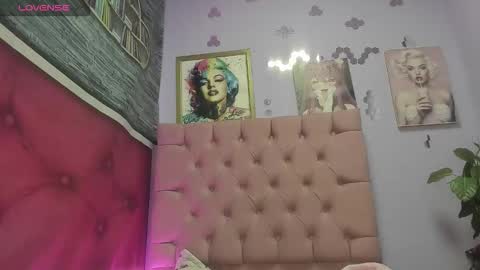 Mariana online show from October 3, 2025, 7:49 am