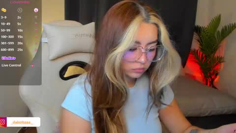 dakottaa__ online show from May 23, 2026, 12:05 am
