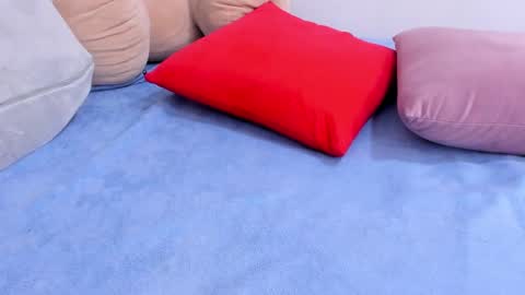  Ren  online show from January 17, 2025, 9:17 am