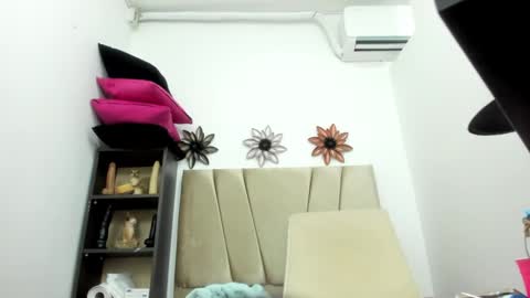  Ren  online show from September 14, 2025, 12:32 am