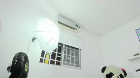  Ren  online show from September 28, 2025, 1:33 am