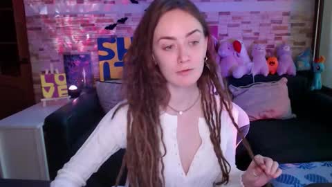 Dalia  online show from November 21, 2025, 9:52 am