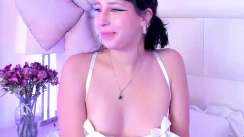daliacastle online show from May 19, 2026, 5:52 pm