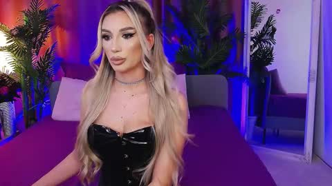 Snapshot of dalidaselena chatting on February 8, 2026, 5:49 pm DalidaSelena online show from February 8, 2026, 5:49 pm