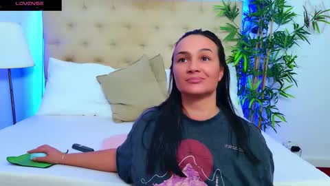 Snapshot of daliyaa_ chatting on September 15, 2025, 12:05 pm daliyaa_ online show from September 15, 2025, 12:05 pm