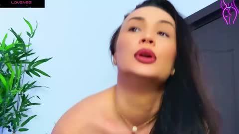 Snapshot of daliyaa_ chatting on October 24, 2025, 5:48 am daliyaa_ online show from October 24, 2025, 5:48 am