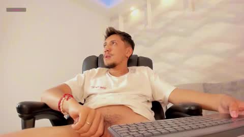 Dalthon online show from November 11, 2025, 6:02 am